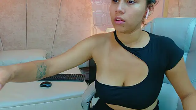 Annyeli online show from 11/02/25, 02:44