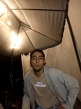 Snapshot of Annyeli chatting on 02/25/26, 12:11 Annyeli online show from 02/25/26, 12:11