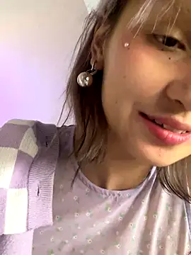 bigbabykiki online show from 10/31/25, 02:24