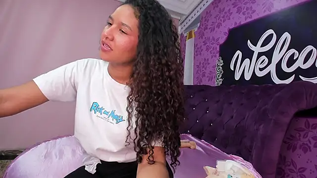 cute mia23 online show from 02/03/25, 10:54