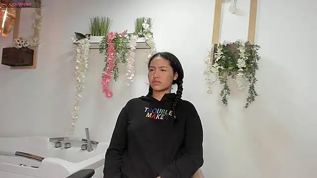 cute mia23 online show from 01/06/25, 01:08