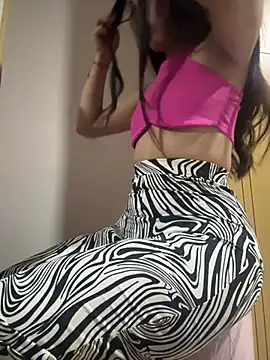 Snapshot of CAM_21X chatting on 02/26/25, 10:38 CAM 21X online show from 02/26/25, 10:38