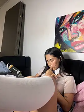 Snapshot of CAM_21X chatting on 03/04/25, 10:16 CAM 21X online show from 03/04/25, 10:16