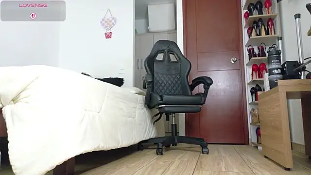SophieBaker   online show from 05/16/26, 02:21