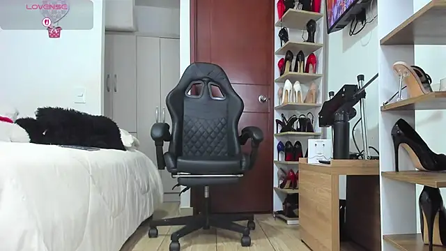 SophieBaker   online show from 03/02/26, 02:01