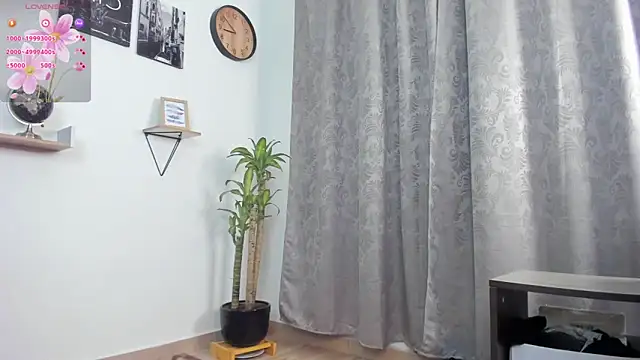 Snapshot of SophieBaker__ chatting on 11/09/25, 01:53 SophieBaker online show from 11/09/25, 01:53