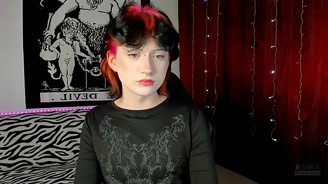 Snapshot of Vailyreb_ chatting on 12/30/24, 07:32 Vailyreb online show from 12/30/24, 07:32