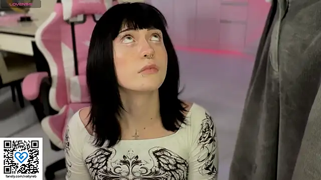 Vailyreb  online show from 11/12/25, 04:33