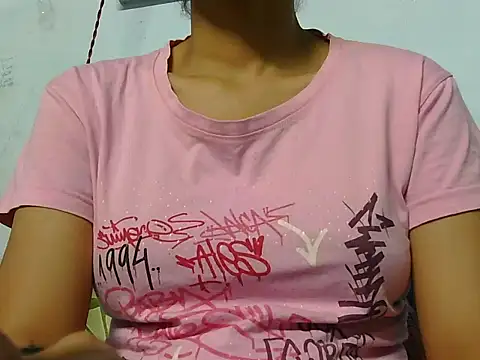 Snapshot of Thimiralagi chatting on 02/06/26, 01:45 Thimiralagi online show from 02/06/26, 01:45