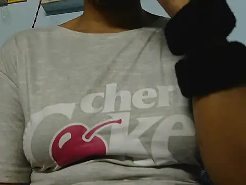 Snapshot of Thimiralagi chatting on 02/14/26, 06:19 Thimiralagi online show from 02/14/26, 06:19