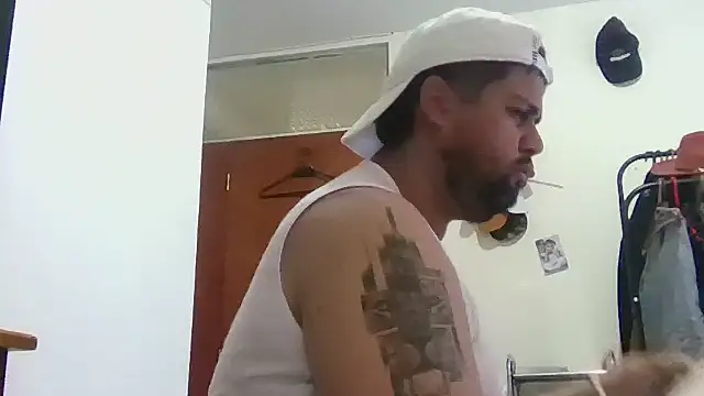 Snapshot of GABRIELGARCIA1313 chatting on 06/20/26, 09:09 GABRIELGARCIA1313 online show from 06/20/26, 09:09