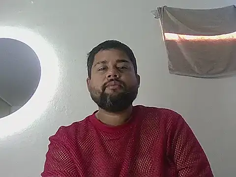 Snapshot of GABRIELGARCIA1313 chatting on 06/18/26, 02:22 GABRIELGARCIA1313 online show from 06/18/26, 02:22