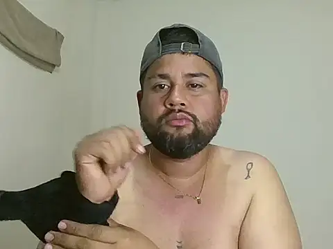 Snapshot of GABRIELGARCIA1313 chatting on 06/12/26, 11:24 GABRIELGARCIA1313 online show from 06/12/26, 11:24