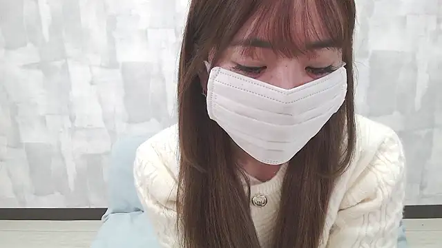 LOVE MOMO LOVE online show from 11/18/25, 12:19