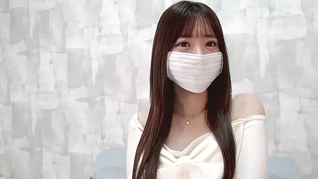 Snapshot of LOVE_MOMO_LOVE chatting on 09/21/25, 12:10 LOVE MOMO LOVE online show from 09/21/25, 12:10