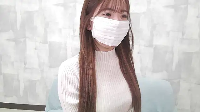 LOVE MOMO LOVE online show from 11/11/25, 10:43