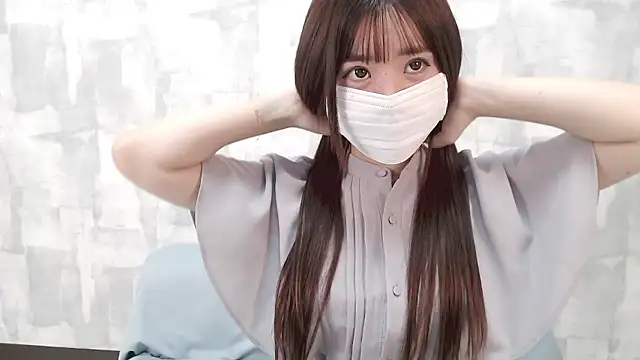 Snapshot of LOVE_MOMO_LOVE chatting on 09/23/25, 11:28 LOVE MOMO LOVE online show from 09/23/25, 11:28