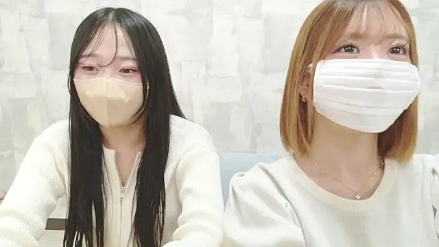 Snapshot of LOVE_MOMO_LOVE chatting on 05/26/26, 11:30 LOVE MOMO LOVE online show from 05/26/26, 11:30