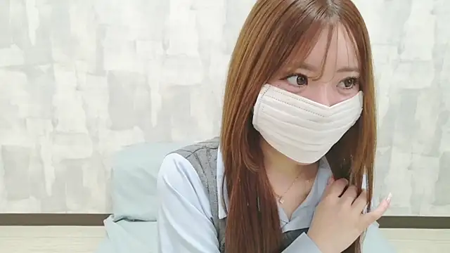 Snapshot of LOVE_MOMO_LOVE chatting on 06/01/26, 11:43 LOVE MOMO LOVE online show from 06/01/26, 11:43