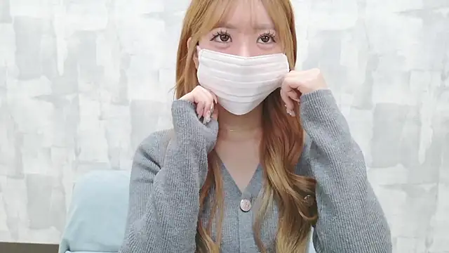 LOVE MOMO LOVE online show from 03/25/26, 11:42