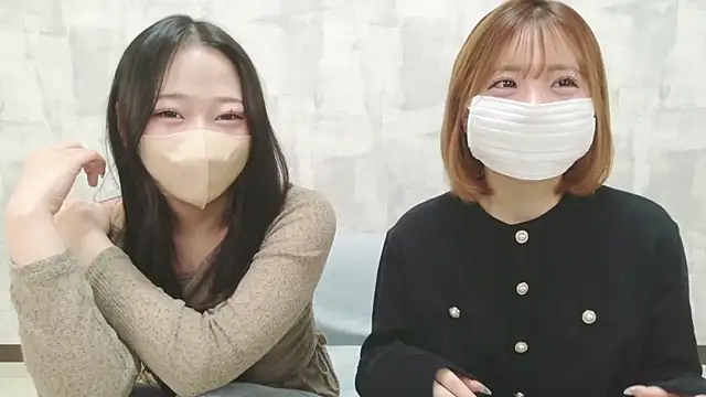 Snapshot of LOVE_MOMO_LOVE chatting on 05/20/26, 12:02 LOVE MOMO LOVE online show from 05/20/26, 12:02