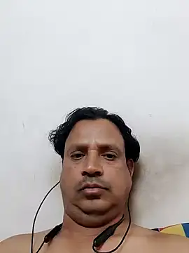 Snapshot of Raj1043 chatting on 02/04/25, 10:00 Raj1043 online show from 02/04/25, 10:00