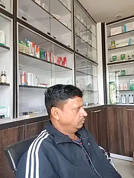 Raj1043 online show from 11/30/25, 05:19