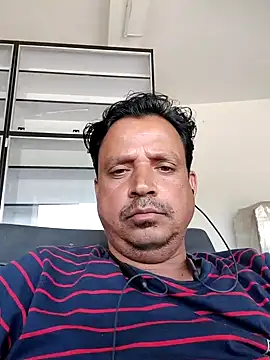 Snapshot of Raj1043 chatting on 10/15/25, 06:33 Raj1043 online show from 10/15/25, 06:33