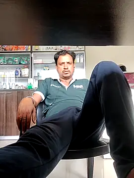 Snapshot of Raj1043 chatting on 11/02/25, 06:07 Raj1043 online show from 11/02/25, 06:07