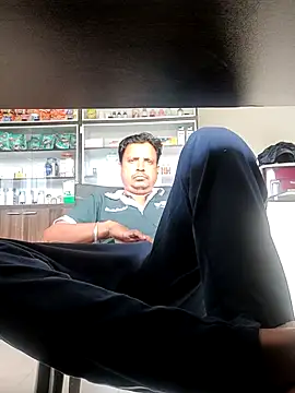 Snapshot of Raj1043 chatting on 10/30/25, 06:01 Raj1043 online show from 10/30/25, 06:01