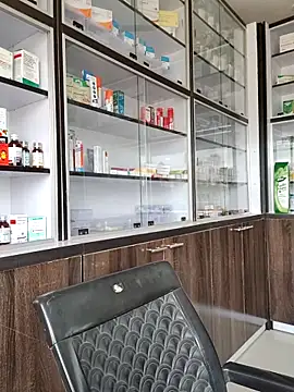 Raj1043 online show from 12/17/25, 05:23