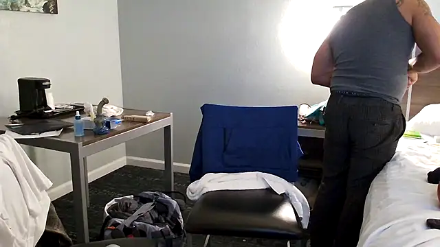 Snapshot of EatMyCake831 chatting on 02/09/25, 06:43 EatMyCake831 online show from 02/09/25, 06:43