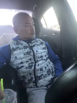 Snapshot of EatMyCake831 chatting on 11/02/25, 06:35 EatMyCake831 online show from 11/02/25, 06:35