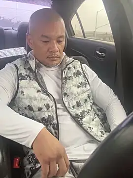 Snapshot of EatMyCake831 chatting on 10/30/25, 08:17 EatMyCake831 online show from 10/30/25, 08:17