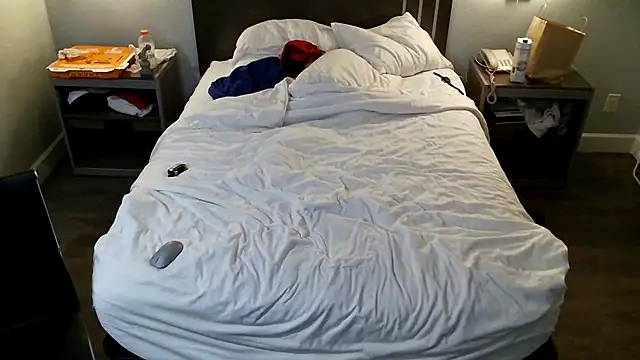 Snapshot of EatMyCake831 chatting on 01/11/25, 06:01 EatMyCake831 online show from 01/11/25, 06:01