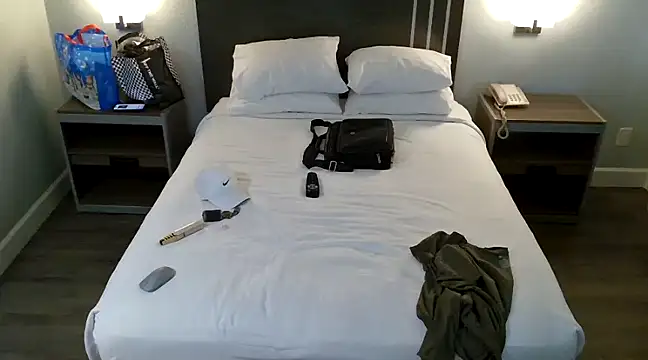 Snapshot of EatMyCake831 chatting on 01/09/25, 07:40 EatMyCake831 online show from 01/09/25, 07:40