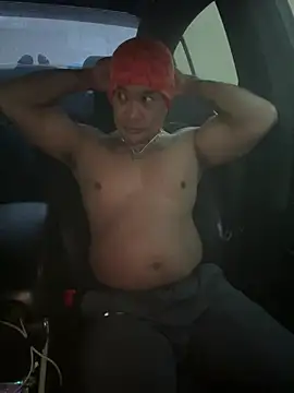 Snapshot of EatMyCake831 chatting on 01/07/25, 03:44 EatMyCake831 online show from 01/07/25, 03:44