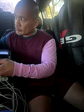 Snapshot of EatMyCake831 chatting on 11/03/25, 08:12 EatMyCake831 online show from 11/03/25, 08:12