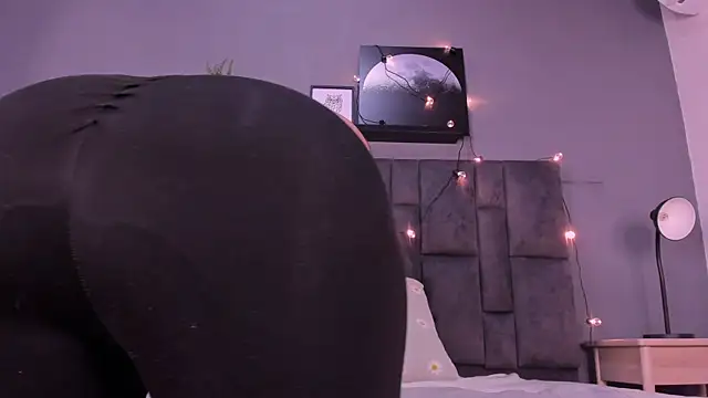 DulceAurora   online show from 11/12/25, 02:37