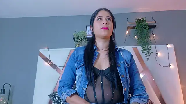 DulceAurora   online show from 12/18/25, 02:49