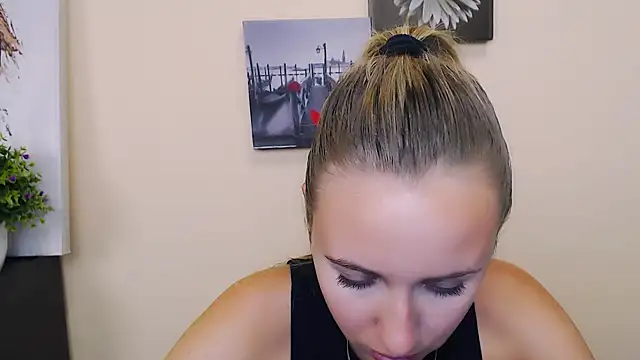  Nicole new online show from 07/07/26, 07:56