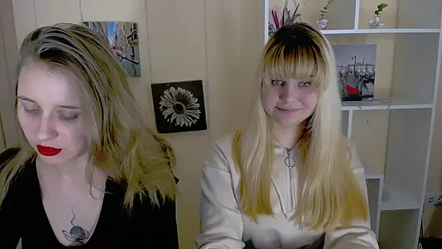 Snapshot of _Nicole_new chatting on 03/13/25, 05:28 Nicole new online show from 03/13/25, 05:28