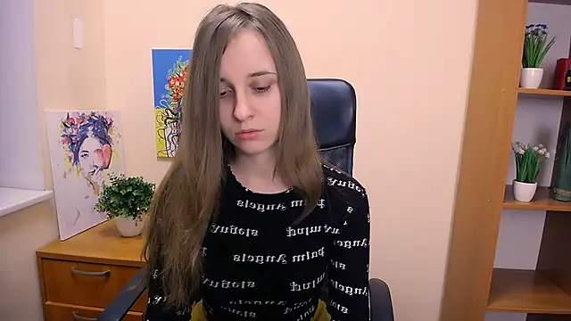 Snapshot of _Nicole_new chatting on 02/08/25, 12:28 Nicole new online show from 02/08/25, 12:28