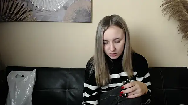 Snapshot of _Nicole_new chatting on 11/06/25, 02:21 Nicole new online show from 11/06/25, 02:21