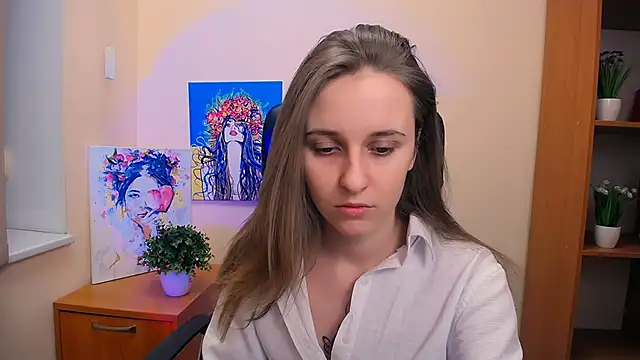 Snapshot of _Nicole_new chatting on 02/17/25, 01:00 Nicole new online show from 02/17/25, 01:00