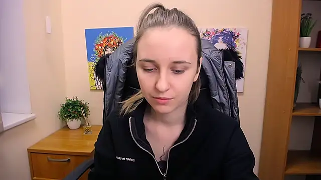 Snapshot of _Nicole_new chatting on 02/24/25, 12:37 Nicole new online show from 02/24/25, 12:37