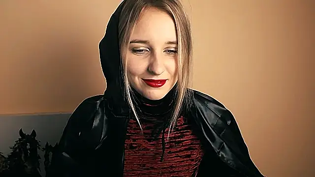 Snapshot of _Nicole_new chatting on 10/31/25, 12:24 Nicole new online show from 10/31/25, 12:24