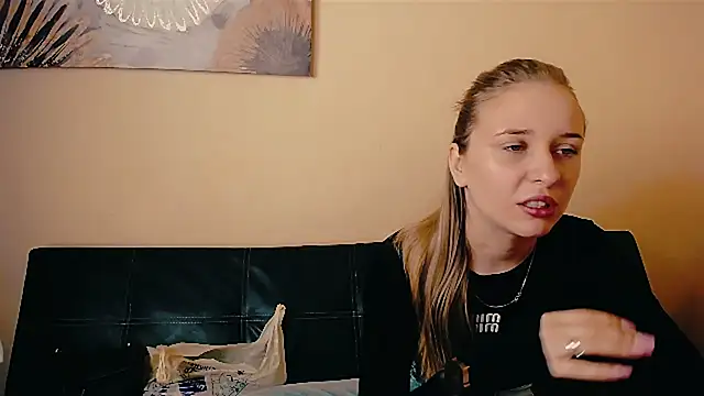  Nicole new online show from 03/25/26, 10:25