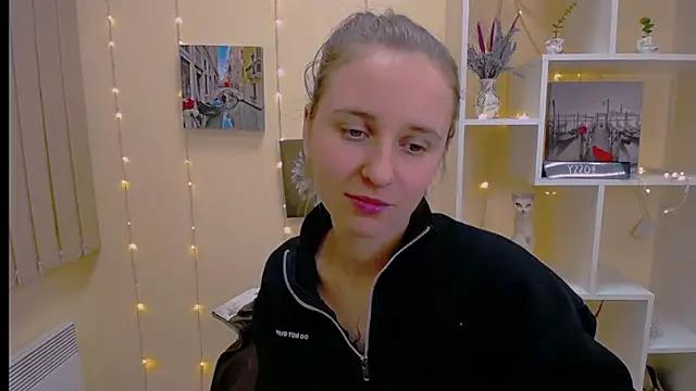 Snapshot of _Nicole_new chatting on 03/05/25, 03:51 Nicole new online show from 03/05/25, 03:51