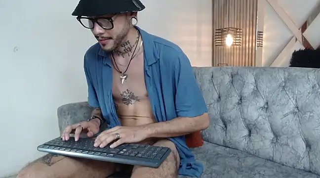 Snapshot of MurdockH chatting on 03/22/25, 08:29 MurdockH online show from 03/22/25, 08:29